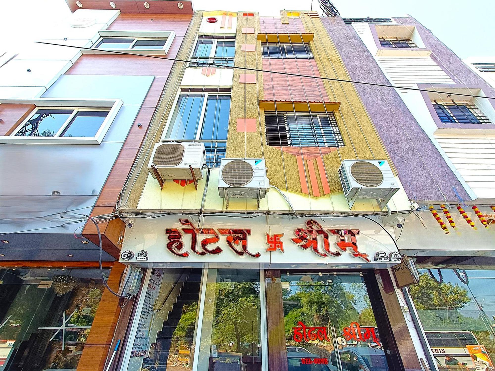 Hotel Shreem Ujjain Esterno foto