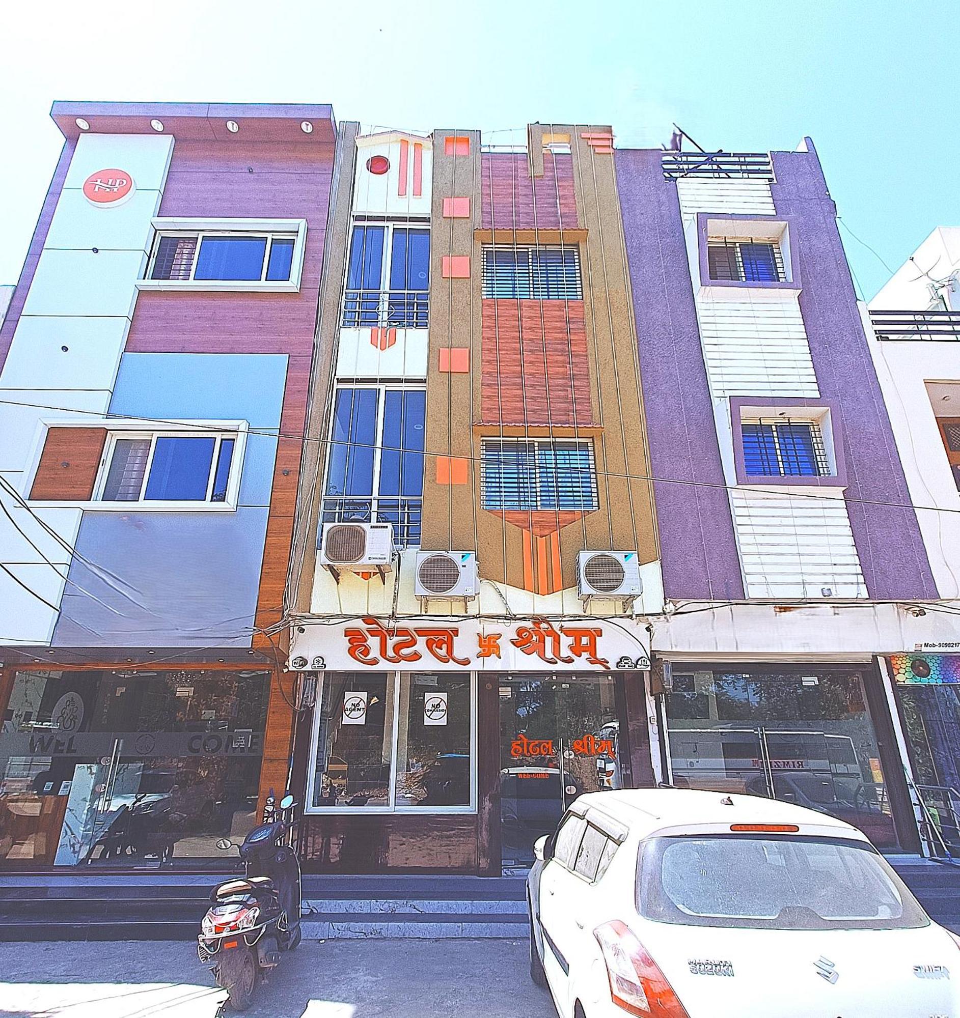 Hotel Shreem Ujjain Esterno foto