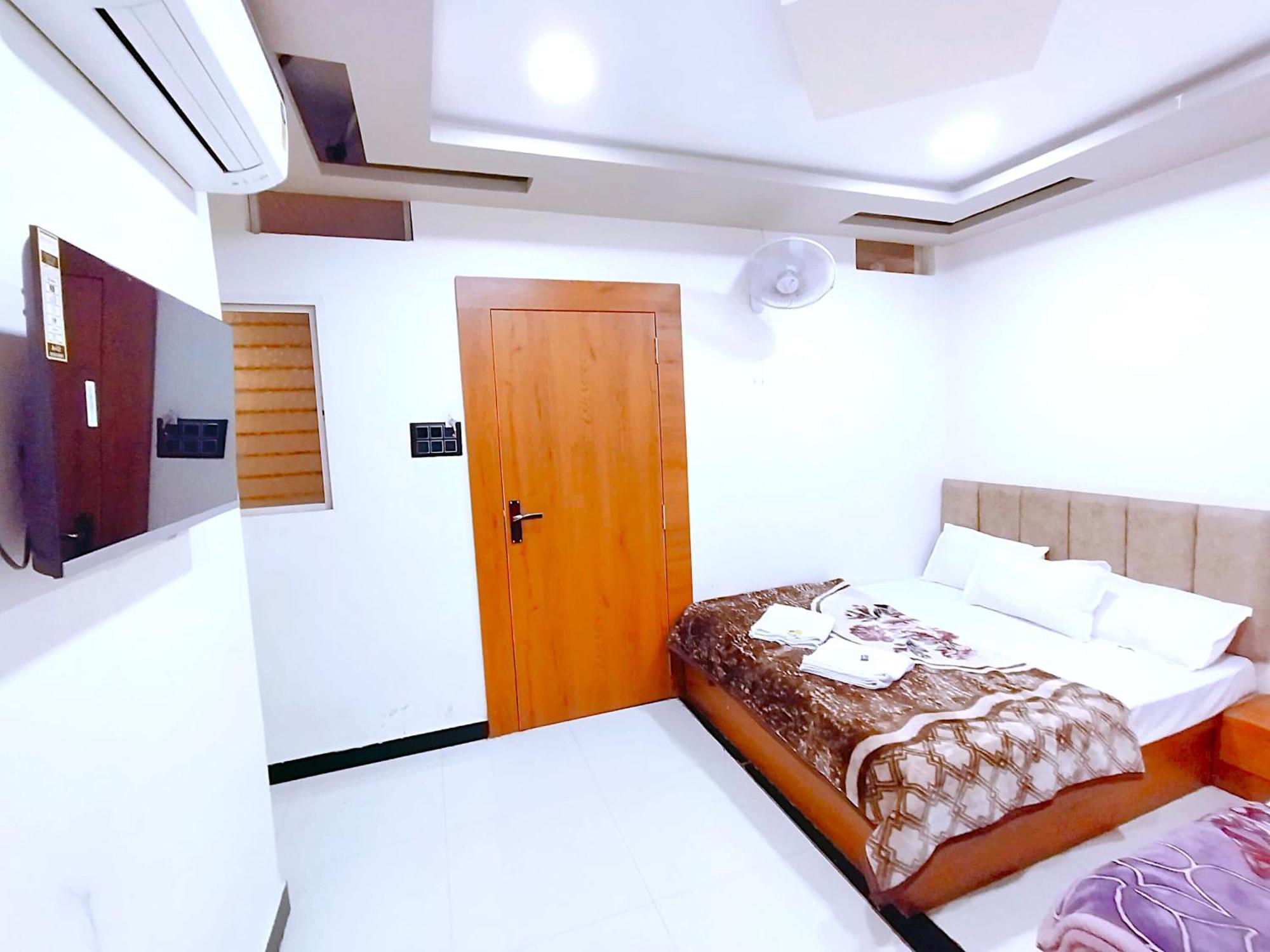 Hotel Shreem Ujjain Esterno foto